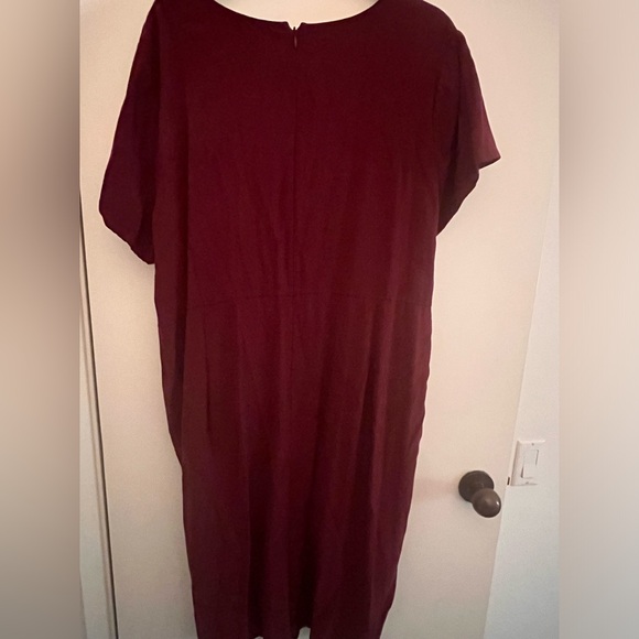 Burgundy NWOT Universal standard cross wrap business dress size L(22) - Picture 2 of 3